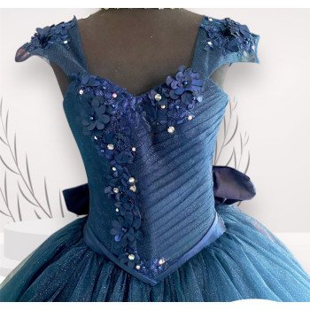 Vestido de xv azul con flores